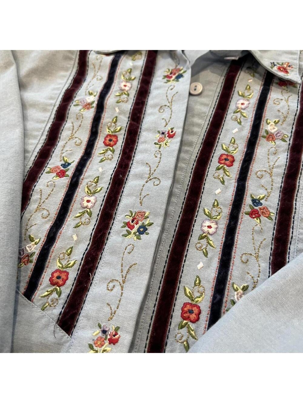Vintage 90’s Embroidered Floral Button Up Shirt Cottagecore Boho - Picture 3 of 6